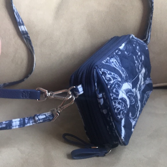 Vera bradley crossbody bag/wallet - Picture 3 of 7